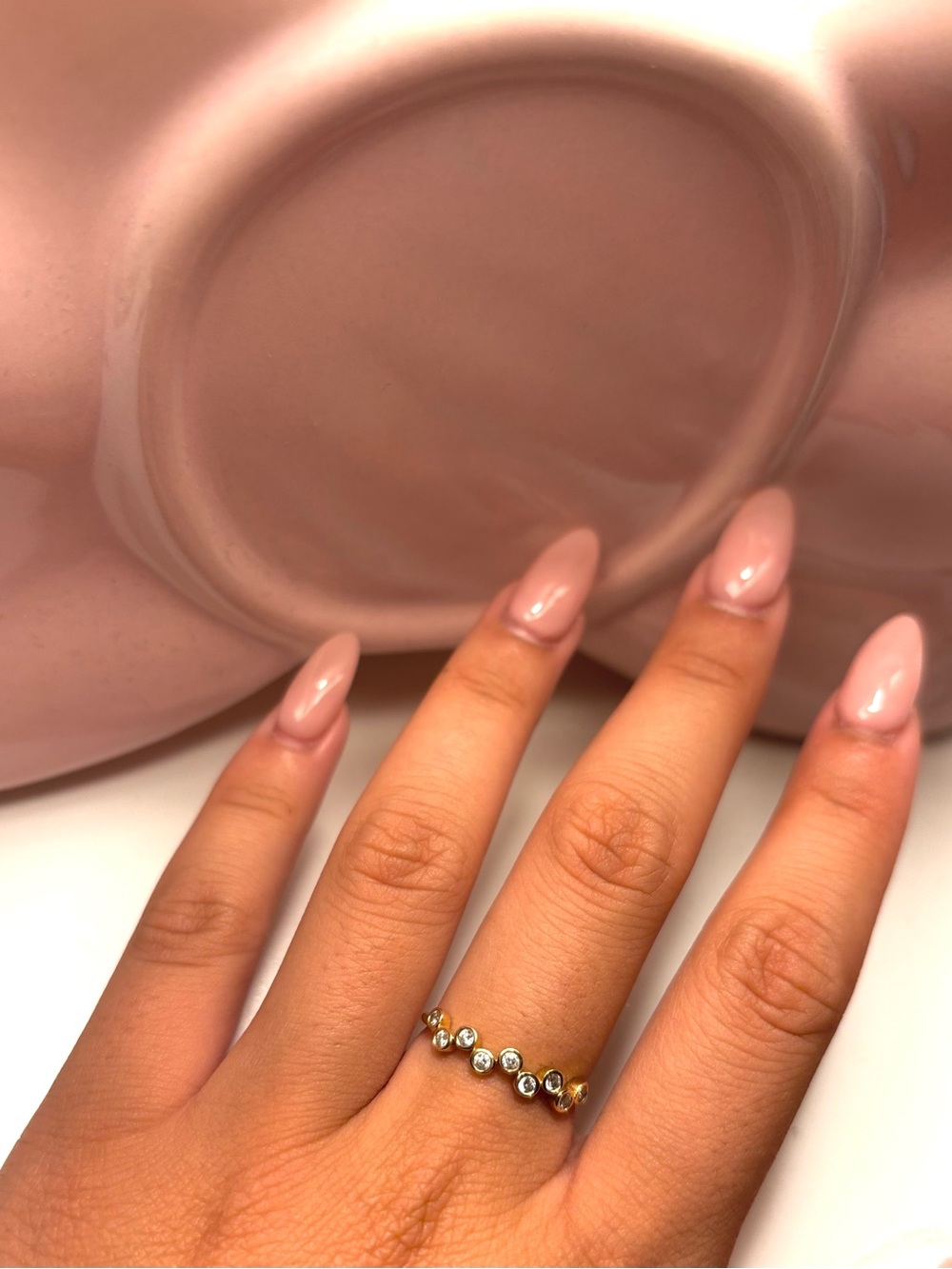 Mejuri Ziggy Ring in Gold with Clear Stones - Picture 5 of 5